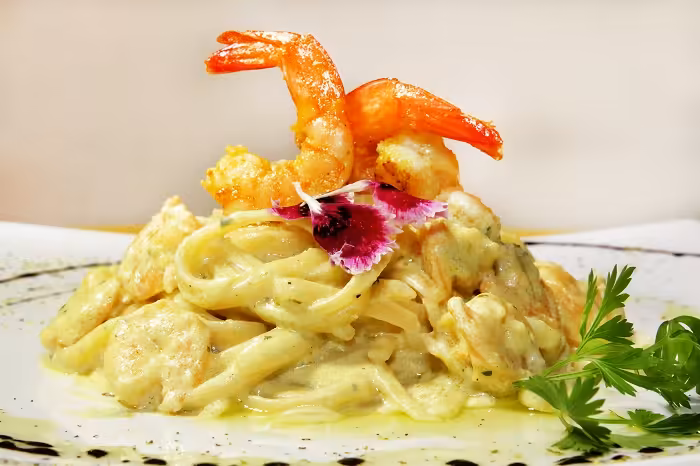 Fettucine com Gorgonzola e Camarão, do Between Coffee & Deli House – R$32,00