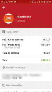 Comida na palma da mao