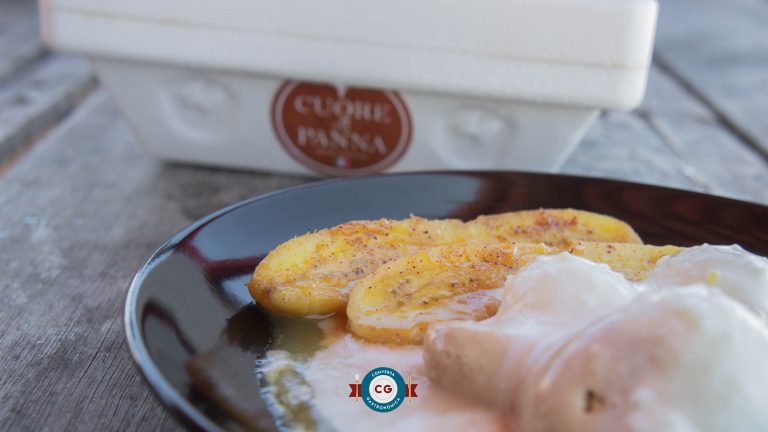 Banana flambada com gelato de coco