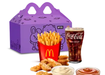 1 - Nuggets 10 Batata Media Coca Cola sem acucar refill 500ml 2 blisters de molho (Cajun e Sweet Chilli) Toy caixa Mequi Box BT21 copy