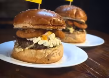 Dia do hamburguer podicre lanca dois sabores especiais para celebrar data em natal