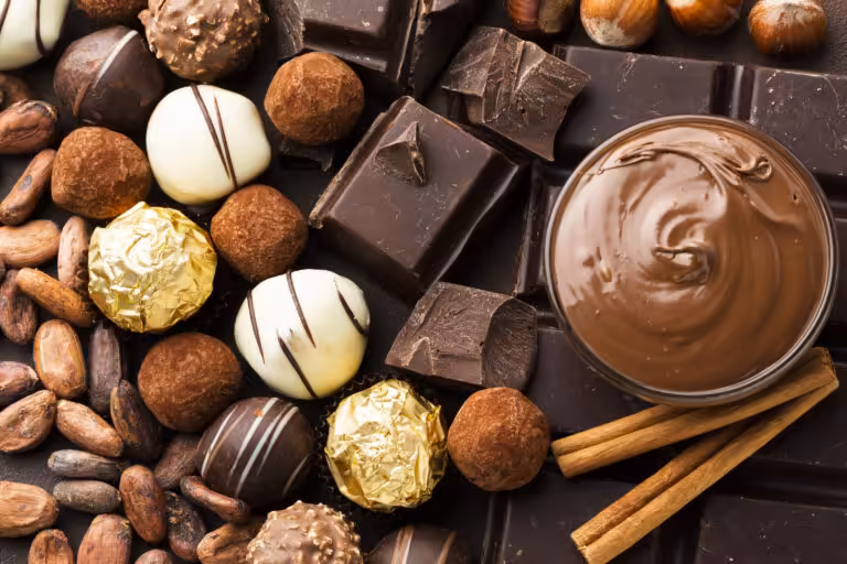 close-up-de-arranjo-de-chocolate