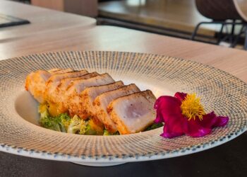 Noru tem almoço executivo com técnica e ingredientes frescos no Noroeste